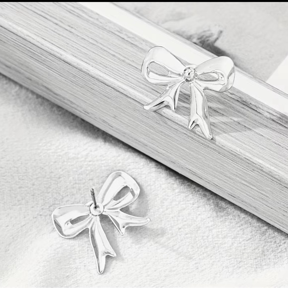 Silver Bow Earrings - Picture 2 of 3
